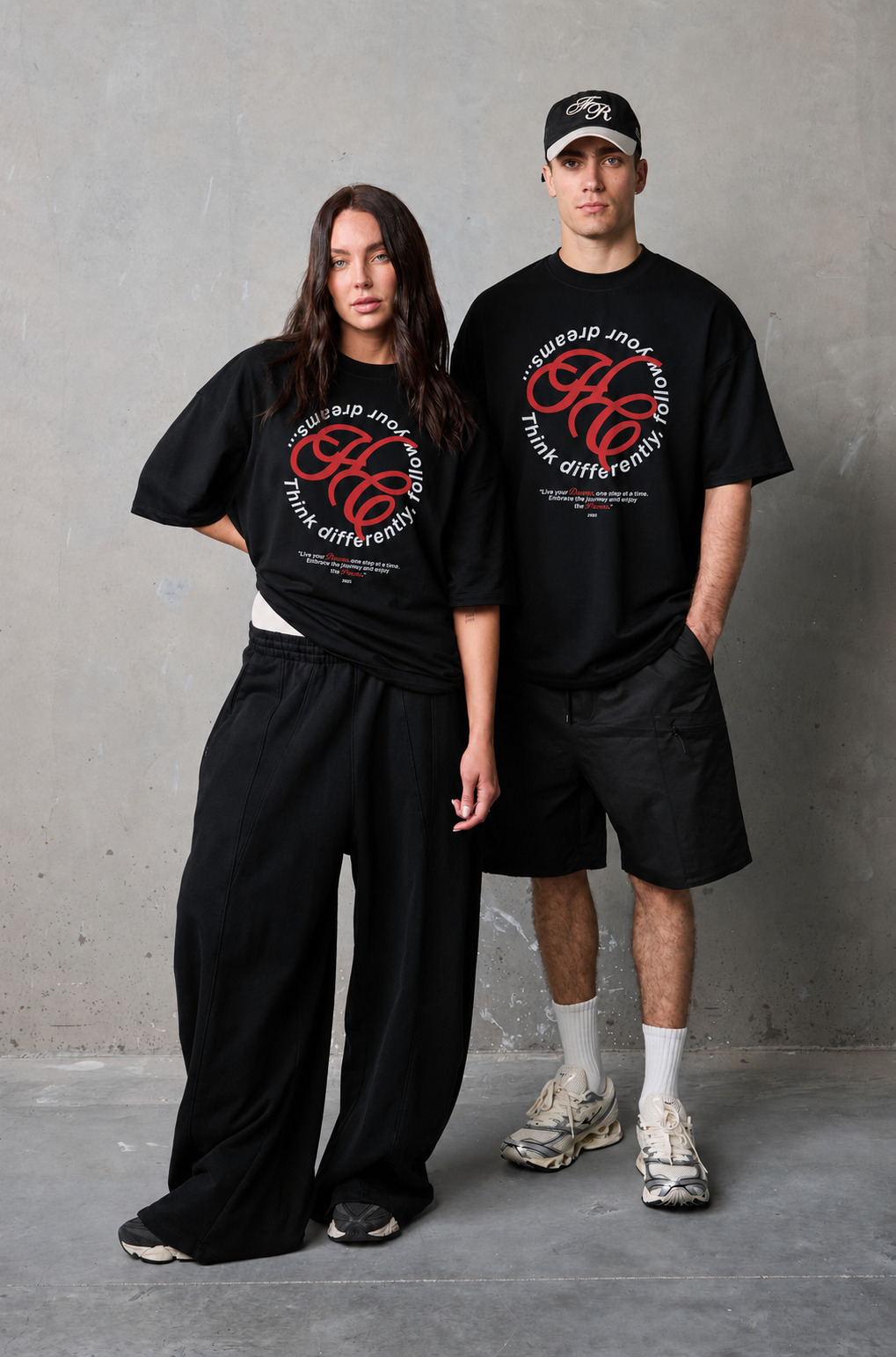 Camiseta HELP Think Differently ( negro )