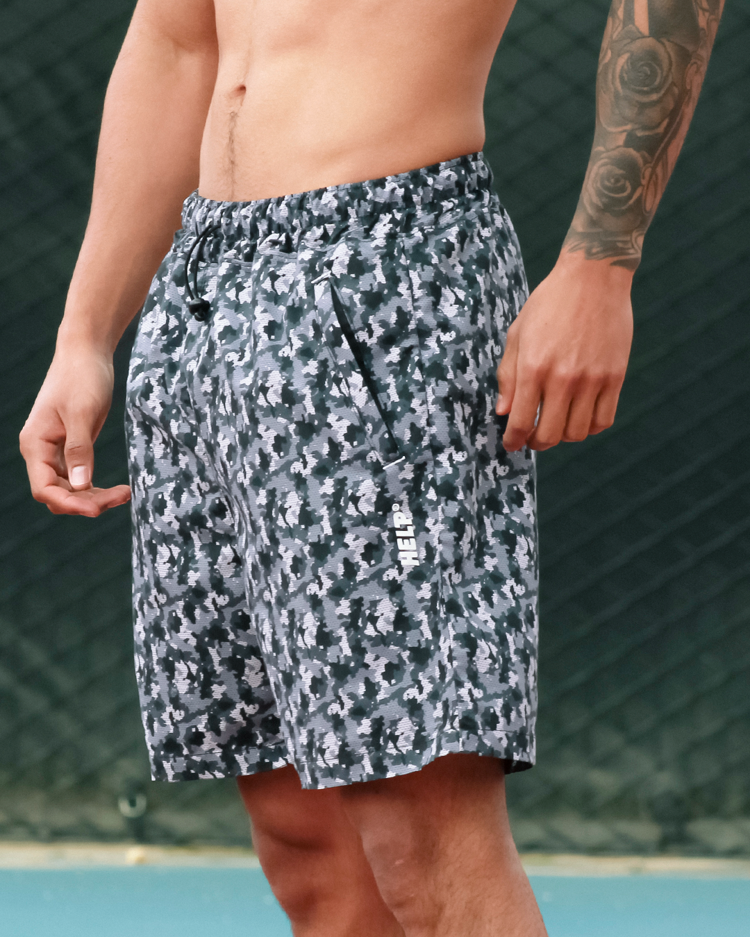 Pantaloneta Corta Deportiva Running HELP ( Gris Camuflado )